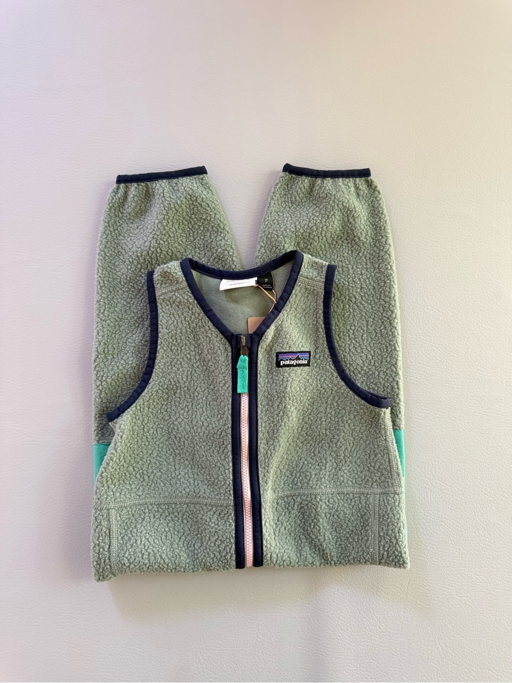 Patagonia Baby Shearing Fleece Overalls Cover Green Size 2T - New w Tags